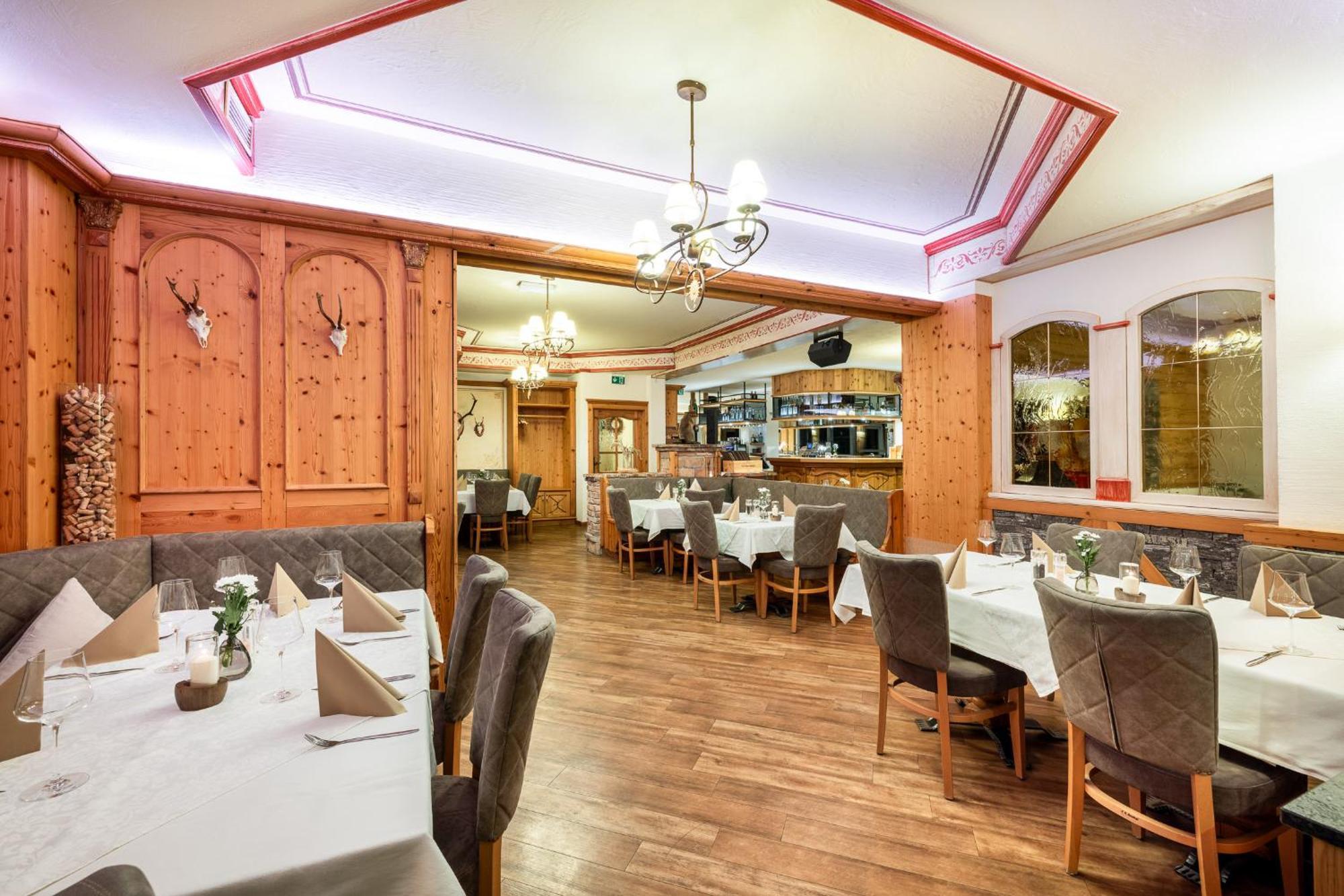Hotel Hubertus Sankt Johann im Pongau Ngoại thất bức ảnh